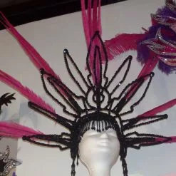 Casque Paillettes Noires Avec Plumes