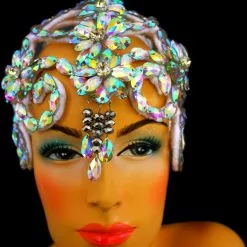 Casque En Perles Et Pierres