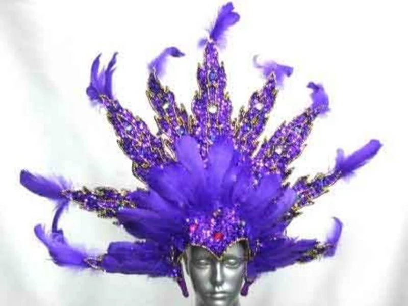 Casque Avec Plumes Strass Et Paillettes 3 Casque Avec Plumes Strass Et Paillettes