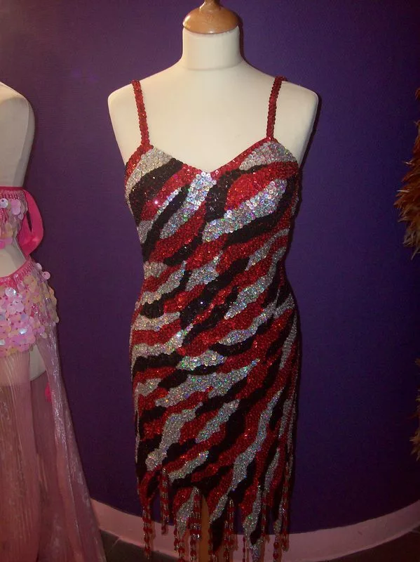 Robe Paillettes Rouge Noir Et Argent Sur Mesures 3 Robe Paillettes Rouge Noir Et Argent Sur Mesures