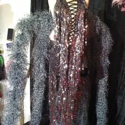 Robe Argent Et Noir à Franges